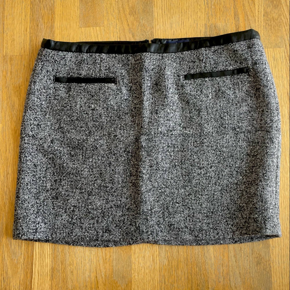 Gap gray tweed skirt with leather trim